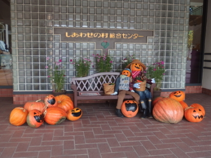 �{�فE�h���ق̌��֑O